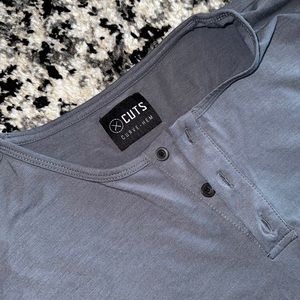 Cuts Clothing Curve Hem L/S Henley M Gray